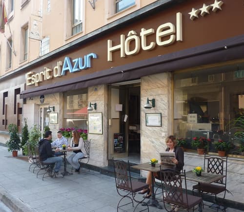 Hôtel Esprit d'Azur, Front of property