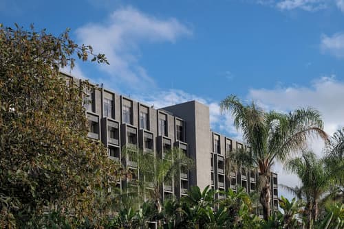 Knott's Hotel