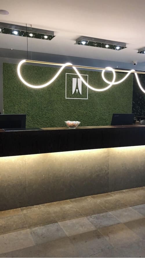 Marivaux Hotel, Reception