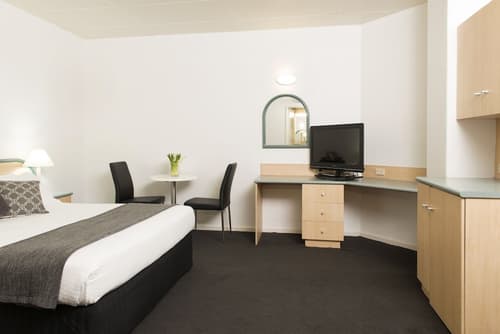 Adelaide Riviera Hotel, Room