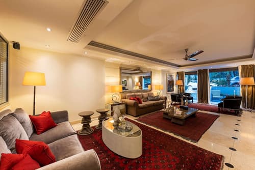 Best Western Plus Embassy Hotel, Lobby