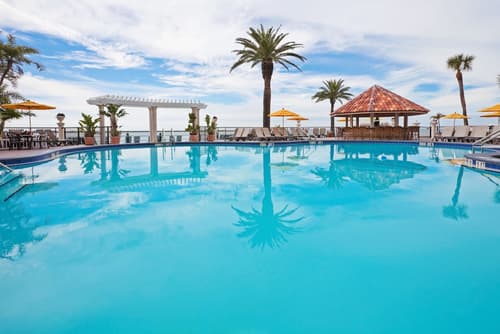 Holiday Inn & Suites Clearwater Beach by IHG, Outdoor pool