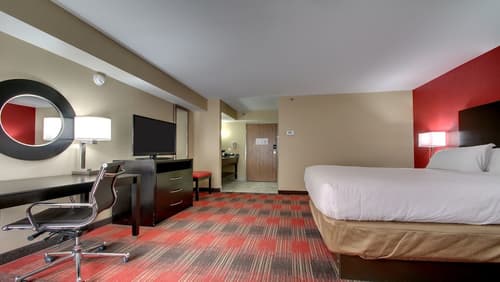 Holiday Inn Express & Suites Jackson Downtown - Coliseum by IHG, Room