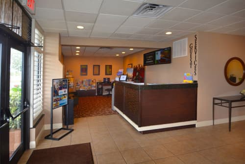 Rosen Inn, closest to Universal