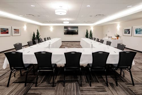 The Crimson Jasper, Meeting facility