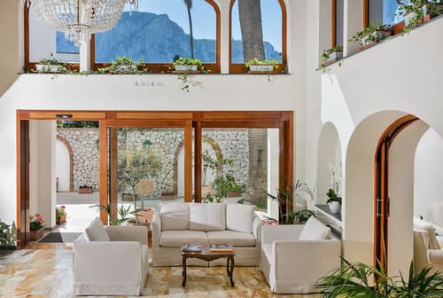 Hotel Syrene, Reception