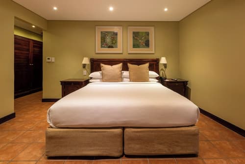 Hotel Cardoso, Primary image