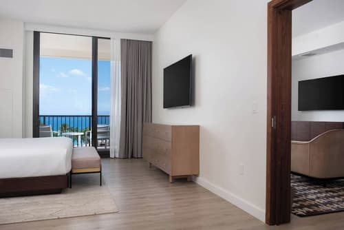 Maui Coast Hotel, Room