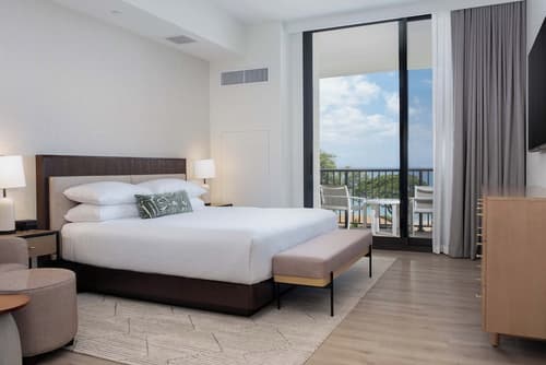 Maui Coast Hotel, Room
