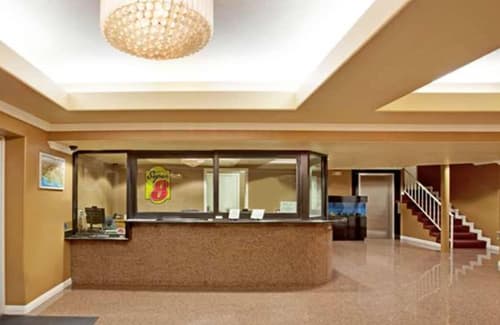 Super 8 by Wyndham Los Angeles Downtown