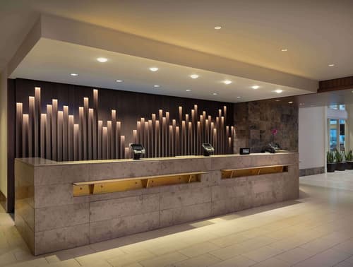 Hilton Indianapolis Hotel & Suites, Reception