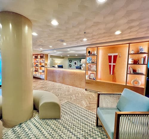 Atlantic Beach Hotel Newport, Lobby sitting area