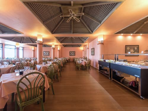 Dom Pedro Garajau, Breakfast area