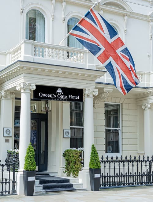 The Queen's Gate Hotel, Primary image