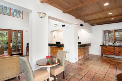 Inn By The Harbor, Lobby