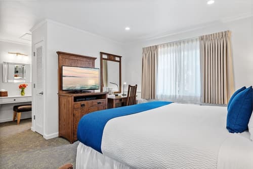 Inn By The Harbor, Room