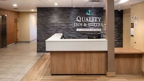 Quality Inn & Suites Downtown Windsor, Reception