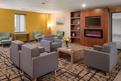 Quality Inn & Suites Downtown Windsor
