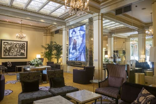 Hotel deLuxe, Lobby sitting area