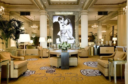 Hotel deLuxe, Reception