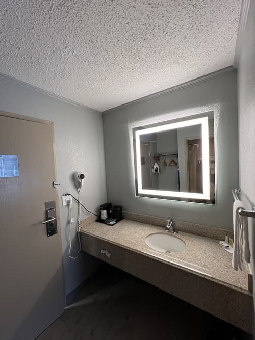 AmericInn by Wyndham Glendale/Milwaukee