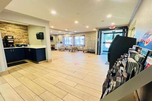 AmericInn by Wyndham Glendale/Milwaukee