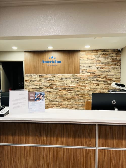 AmericInn by Wyndham Glendale/Milwaukee