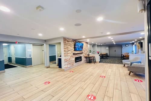 AmericInn by Wyndham Glendale/Milwaukee