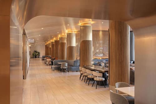 Hilton New York Times Square, Lobby