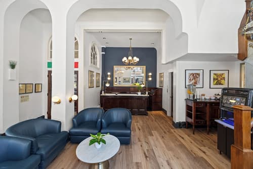 The Andrews Hotel, Reception