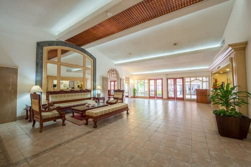 Hotel Globales Camino Real Managua, Lobby sitting area
