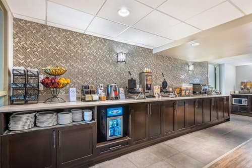Best Western Plus Calgary Centre Inn, Breakfast area