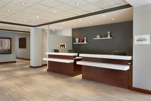 Courtyard by Marriott Downtown Ottawa, Reception