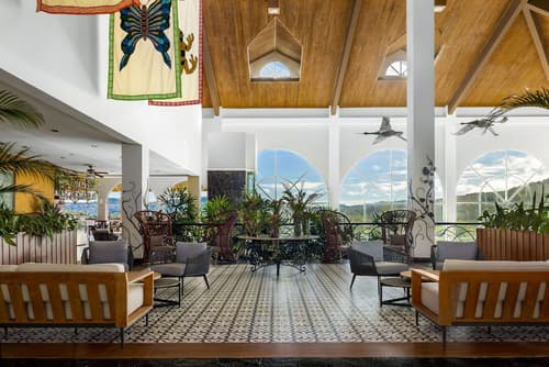 Gamboa Rainforest Reserve, Lobby sitting area