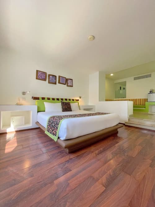 Seven Crown Express & Suites by Kavia, Room