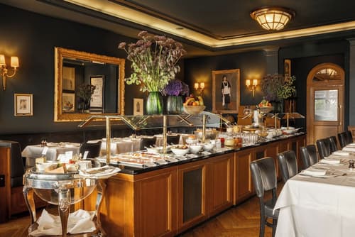 Grand Hotel Les Trois Rois, Breakfast area