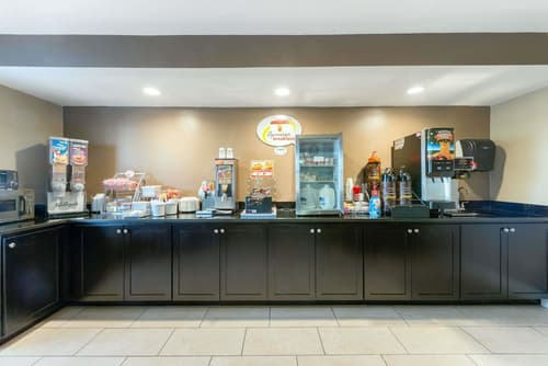 Super 8 by Wyndham Springfield East