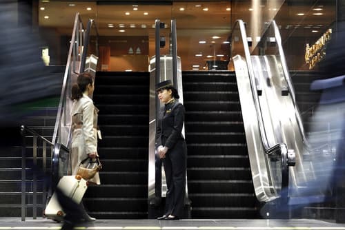 Hotel Granvia Kyoto, Interior entrance