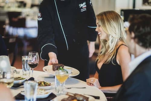 Hilton Naples, Restaurant