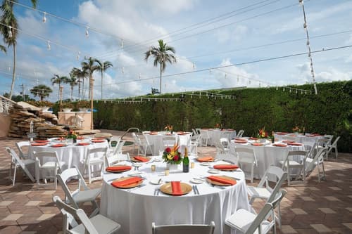 Hilton Naples