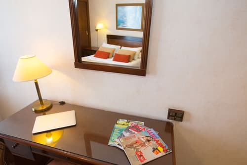 HR Plaza Luxor, Room