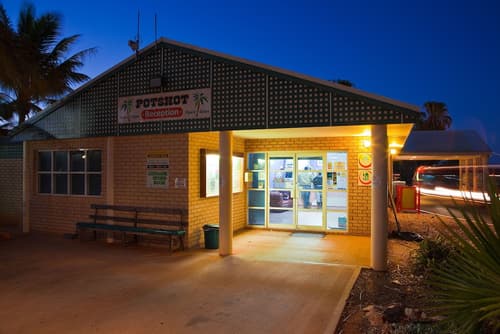 Potshot Hotel Resort, Lobby
