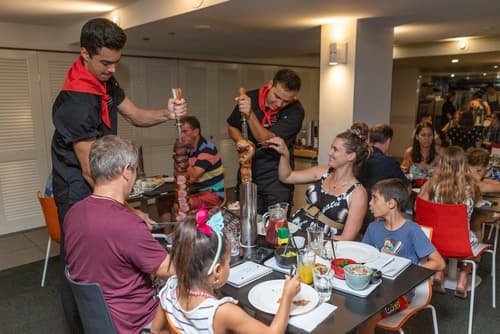 Pacific Hotel Cairns, Reception