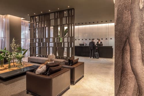 Broadway Hotel & Suites, Reception