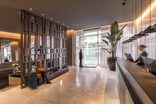 Broadway Hotel & Suites, Reception