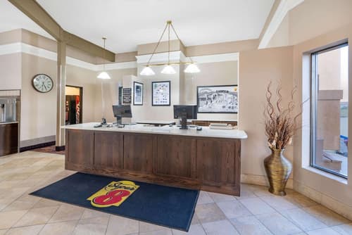 Super 8 by Wyndham Casper West by the River, Lobby