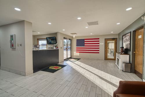 Super 8 by Wyndham Hot Springs