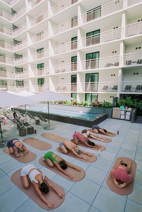 Romer House Waikiki, Yoga