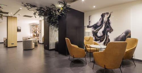 Hotel ILUNION Almirante, Interior entrance