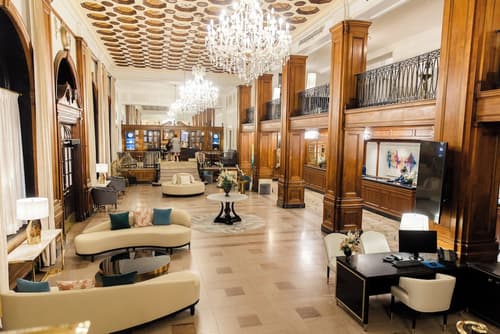 The Lord Nelson Hotel & Suites, Interior entrance